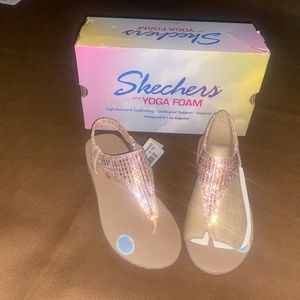 Skechers yoga foam sandals